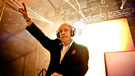 Giorgio Moroder Dance Party: Een Nostalgische Reis Door de Disco Era Met een Icoon van de Muziek!