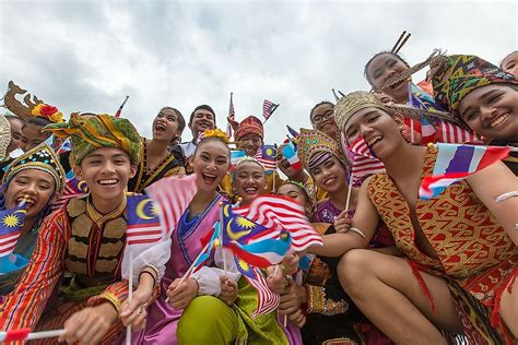 IJAZAH: Een Malaysianische Muziekicoon Bestaat Het Nog?