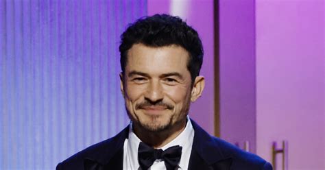 Orlando Bloom Zingt Karaoke Op De Rooftop Bar Van Het Hilton: Een Nacht Vol Lachers En Ontroerende Melodieën!